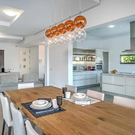 Luxury House La Oliva