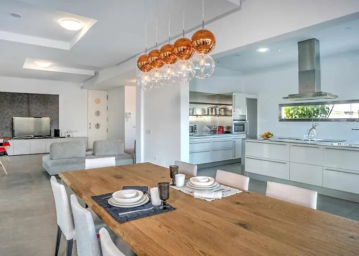 Luxury House La Oliva