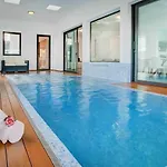 Βίλα Luxury House
